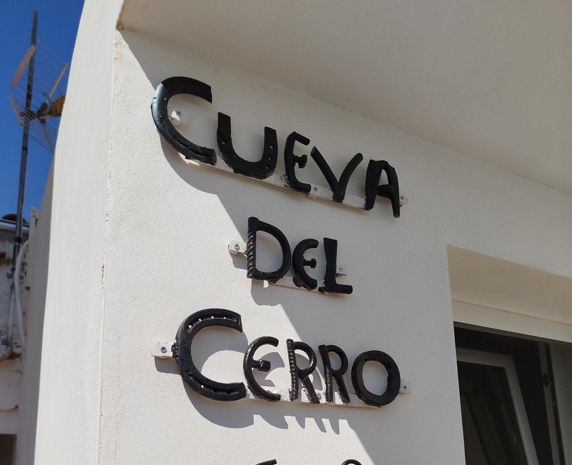 Alojamiento Rural Cueva Del Cerro Касас-дель-Серро Экстерьер фото